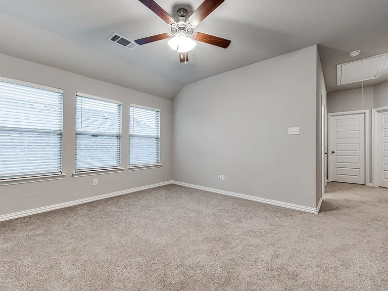 1237 Milfoil Dr — Photo 9