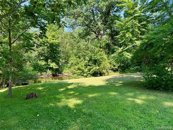 15276 Outer Dr, Linden, MI 48451