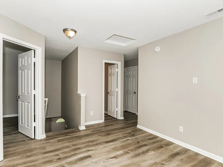 10301 Kensington Way — Photo 11