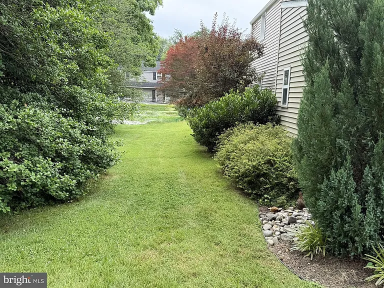217 Lyster Rd — Photo 4