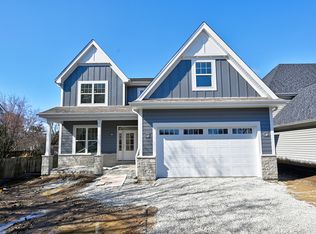 256 Coe Rd, Clarendon Hills, IL