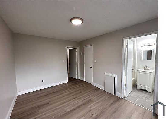 3rd image of 14801 Joy Rd APT 9