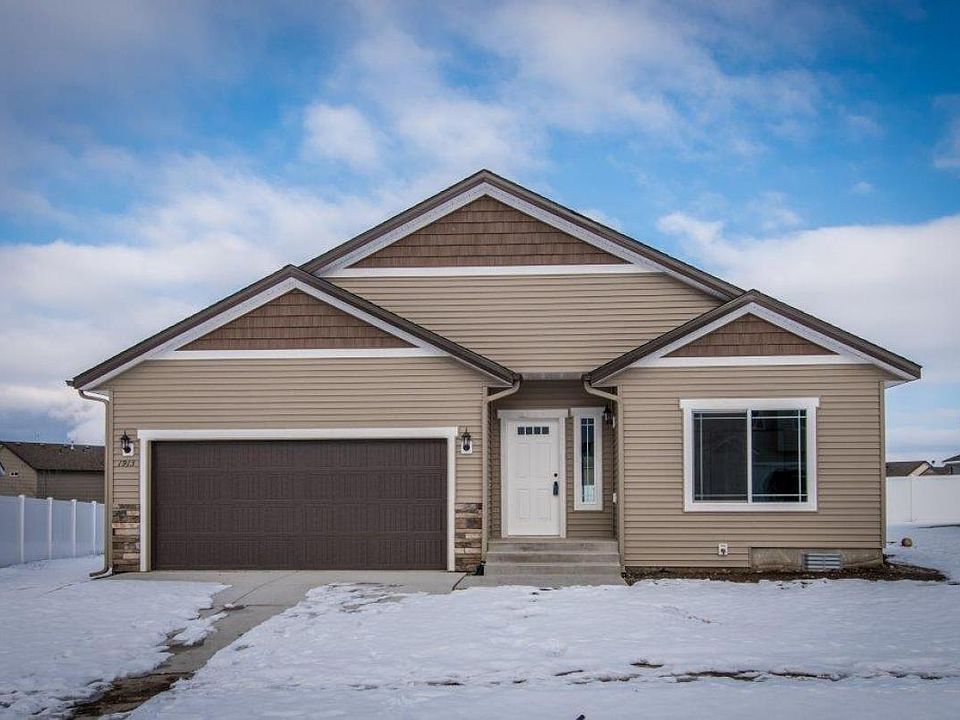 1st image of 1913 Warbler Ln