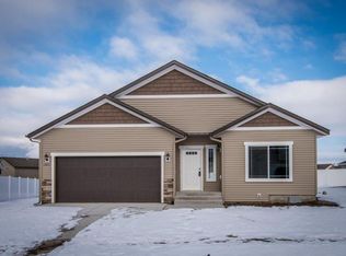 1913 Warbler Ln, Post Falls, ID 83854