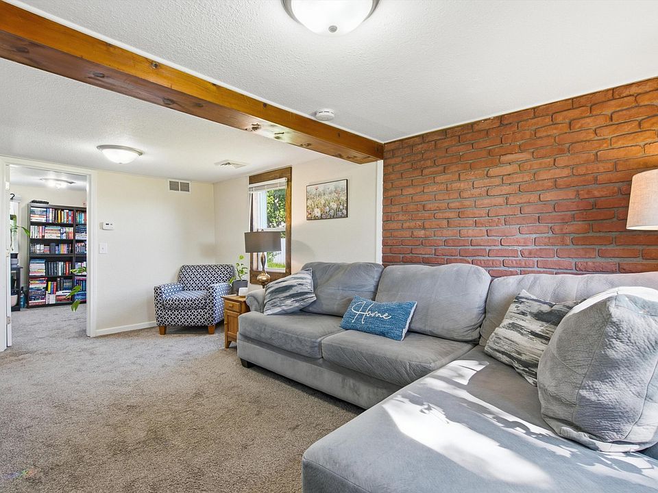 2411 Wadhams Rd, photo 5