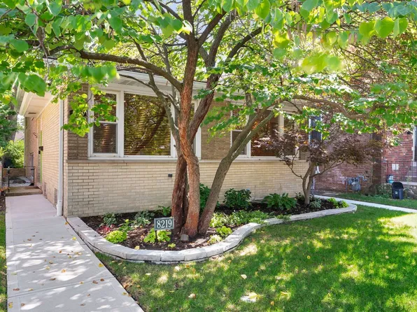 8219 Lowell Ave, Skokie, IL 60076