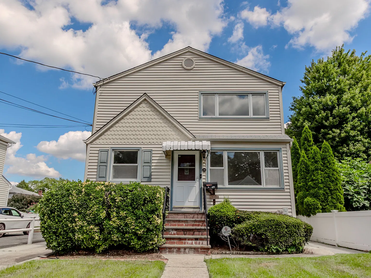3 bed, 1100 sqft, $3,550 — Photo 1