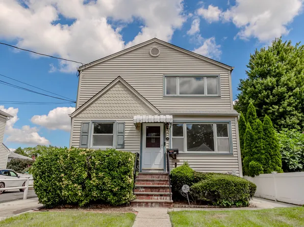 59 Wood St Floor 1, Lynbrook, NY 11563