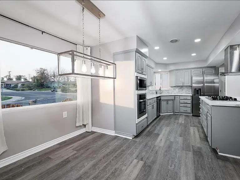 3531 Country Club Dr — Photo 4