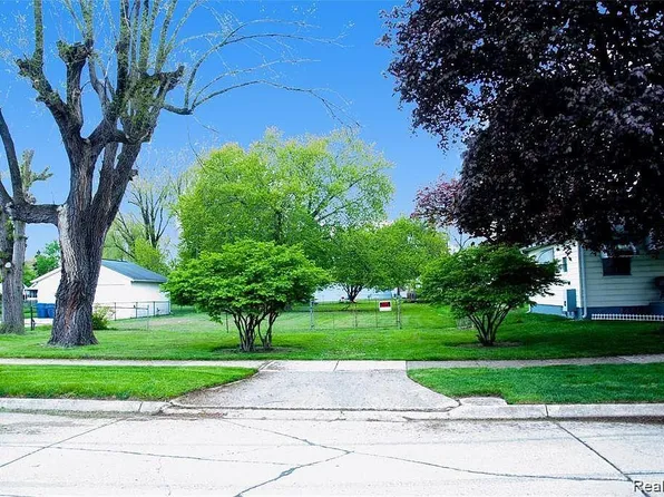 24899 Campbell Ave, Warren, MI 48089