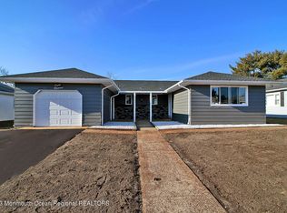 11 Harrington Dr S, Toms River, NJ 08757