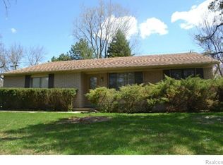 23564 Meadowbrook Rd, Novi, MI 48375