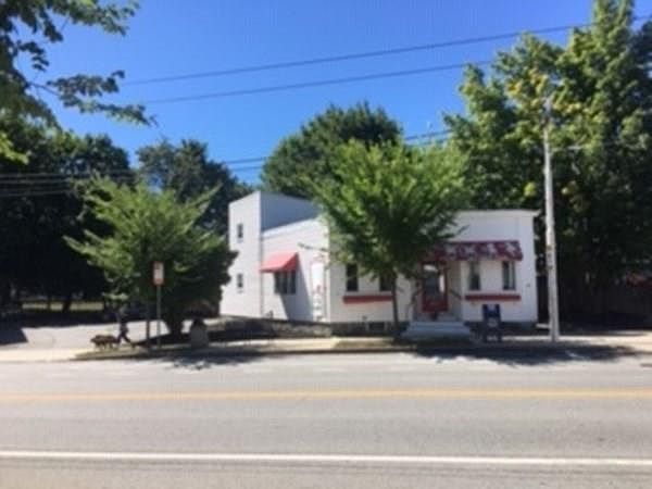 2nd image of 430 Trapelo Rd