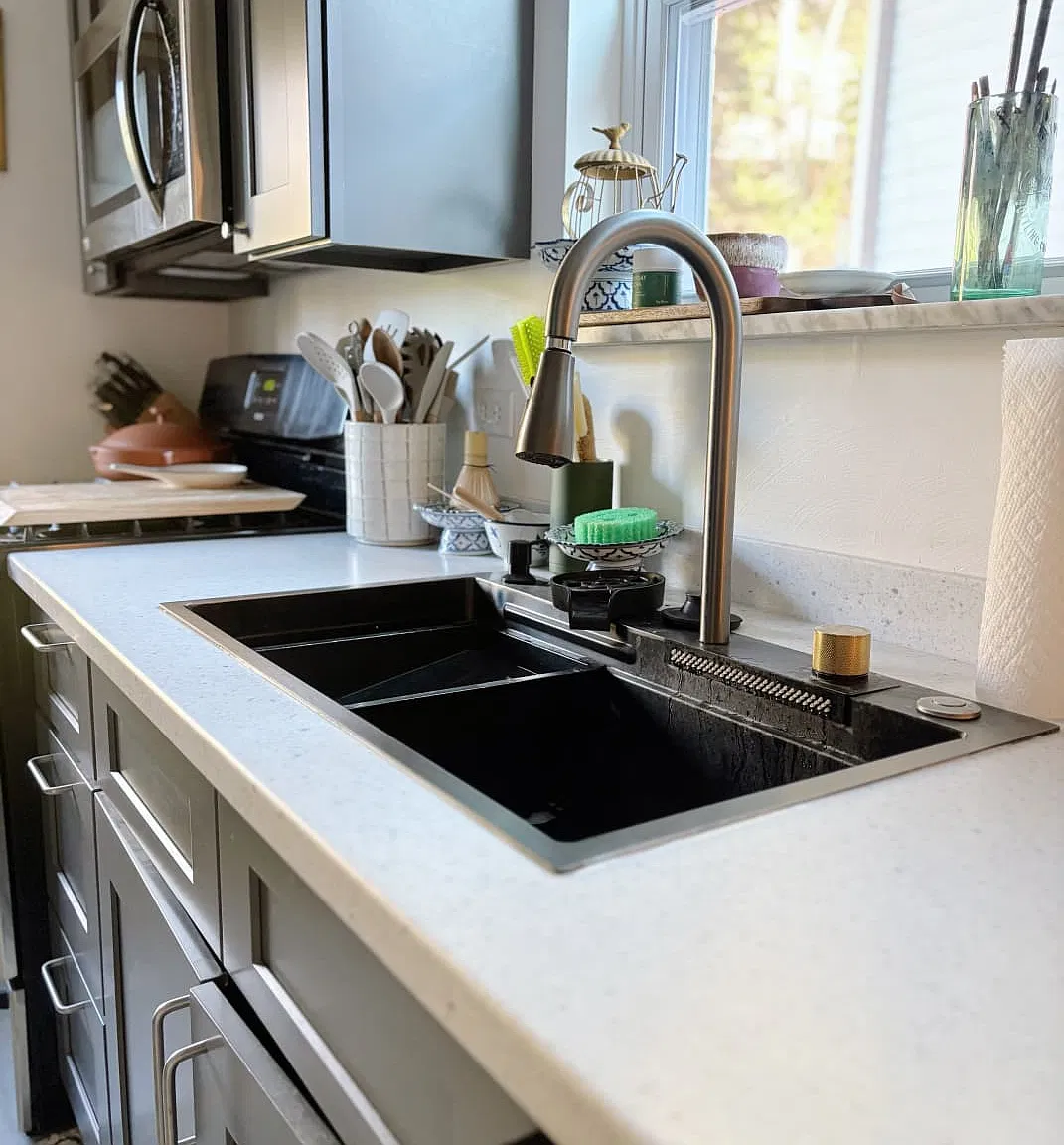 1301 Grove Rd — Photo 4