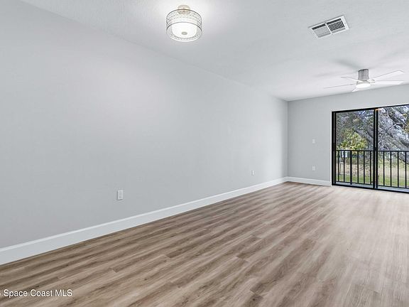 4th image of 2258 Flower Tree Cir