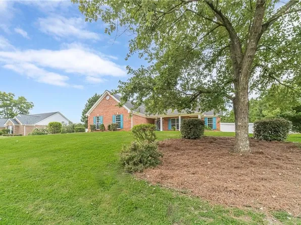 179 Psalms Dr, Jefferson, GA 30549