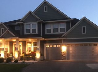 9439 River Rock Dr S, Chanhassen, MN 55317