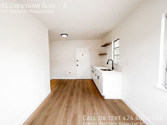 5th image of 8101 Crenshaw Blvd #2