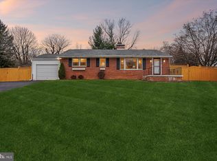 5708 Lakeview Dr, Frederick, MD 21702