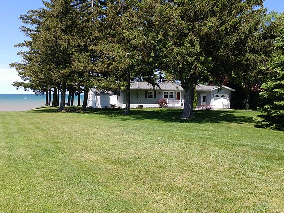 3rd image of 9181 Somerset Dr