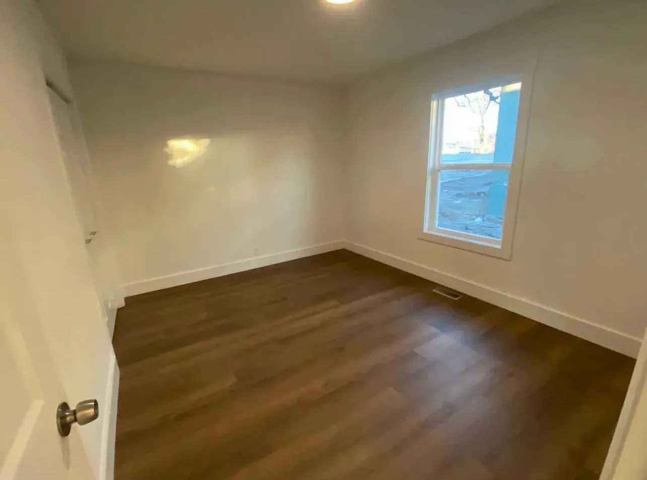 1421 Ivy St — Photo 4