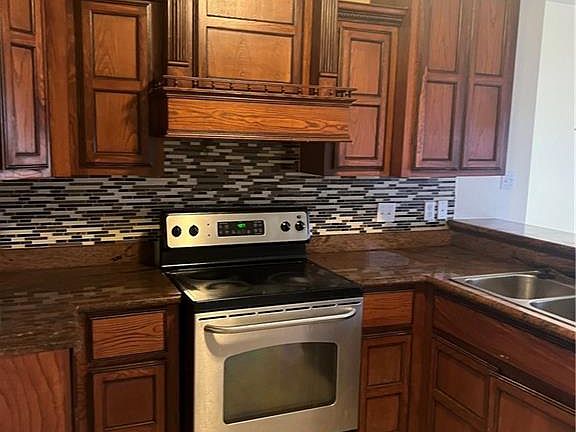 4th image of 2317 N Opal St