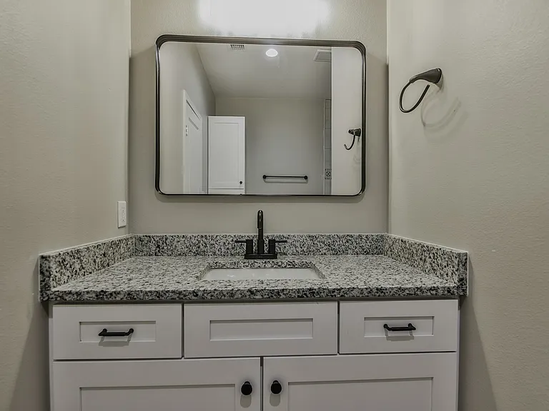 1313 Corpus Ave #B — Photo 22