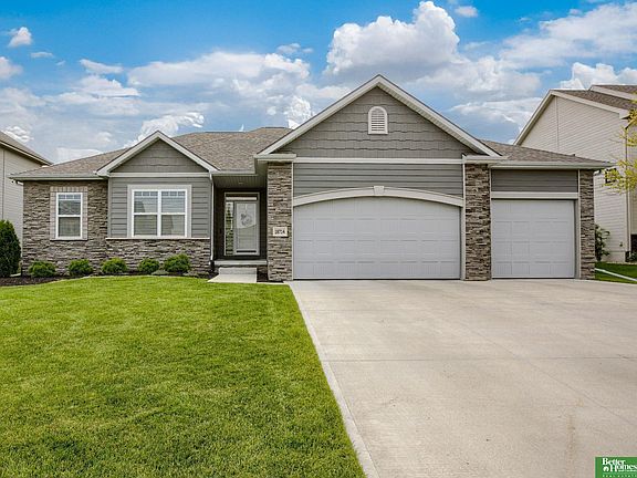 3rd image of 18714 Schofield Dr