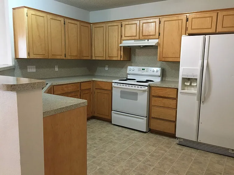 5817 Medina Dr — Photo 5