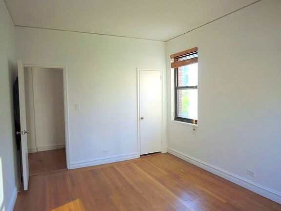 5th image of 222 E 35th St APT 6J