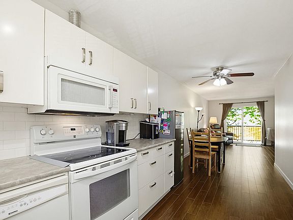 5th image of 45435 Knight Rd #34