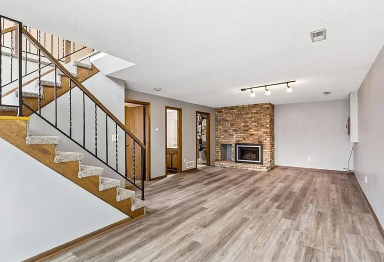 5673 W Bavarian Pass NE — Photo 9