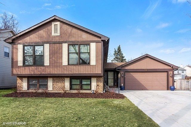 1st image of 698 Morning Glory Ln