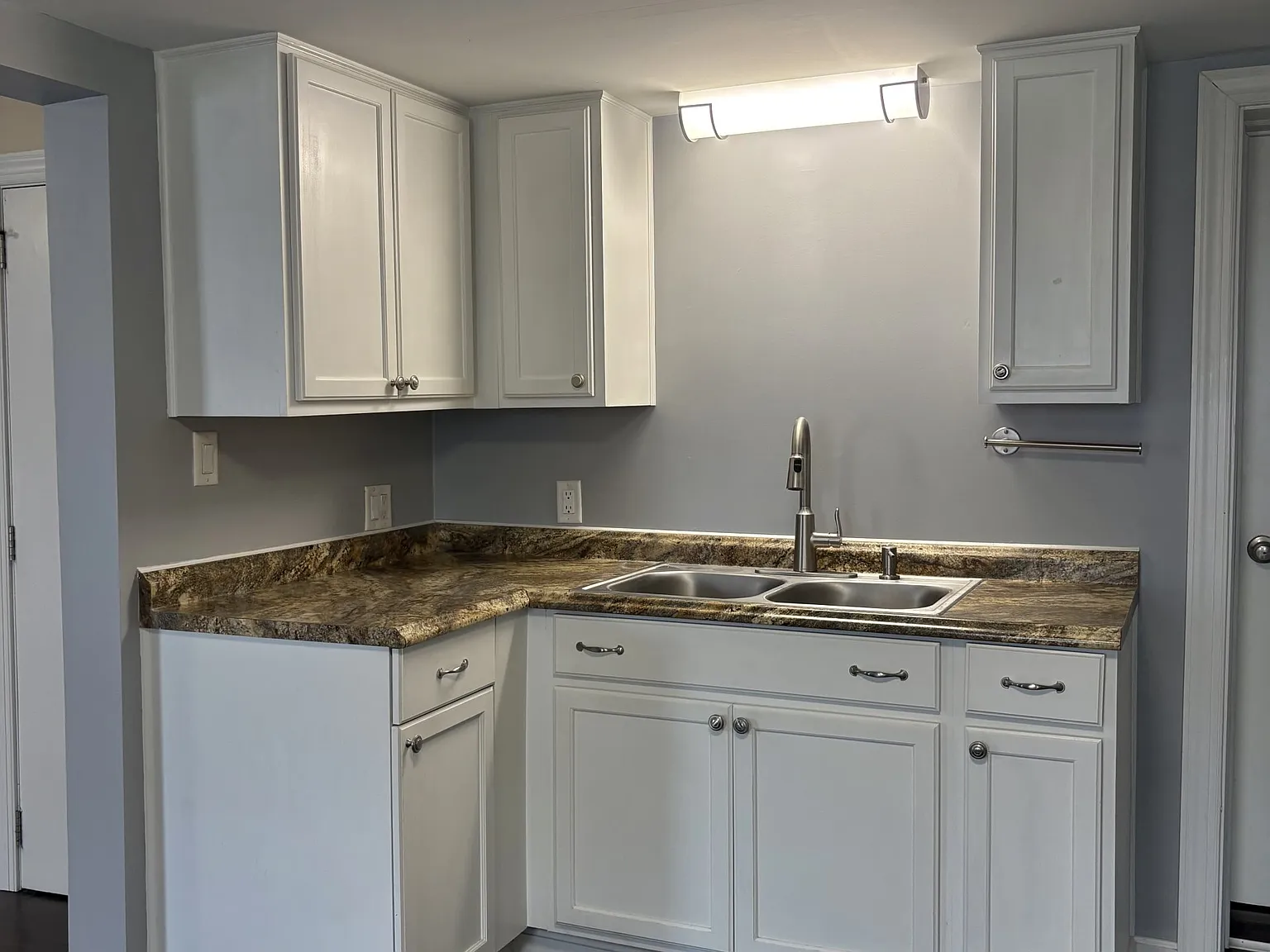 4 bed, $2,275 — Photo 1
