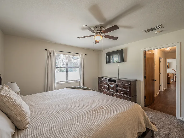 302 W Hale Ave — Photo 7