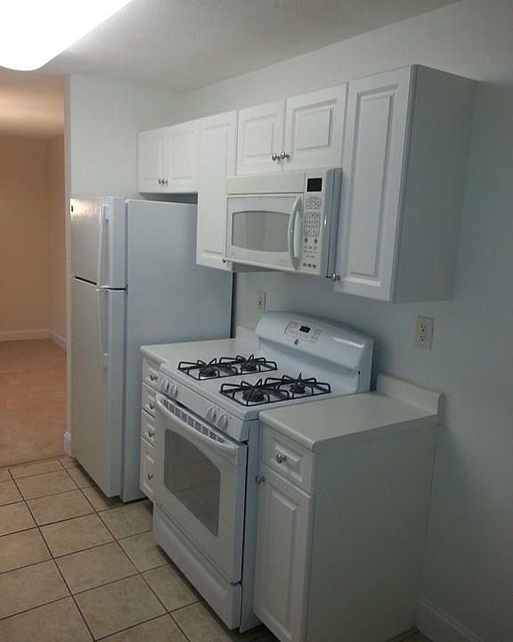 1st image of 100 Hampden Dr APT 1B