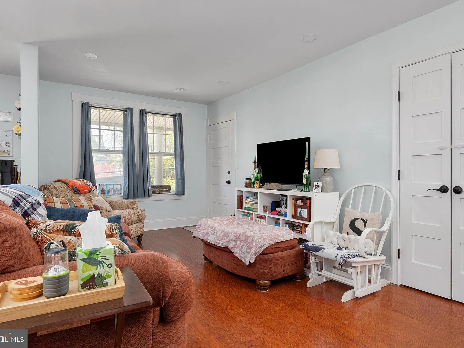 2 bed, 900 sqft, $1,820 — Photo 3