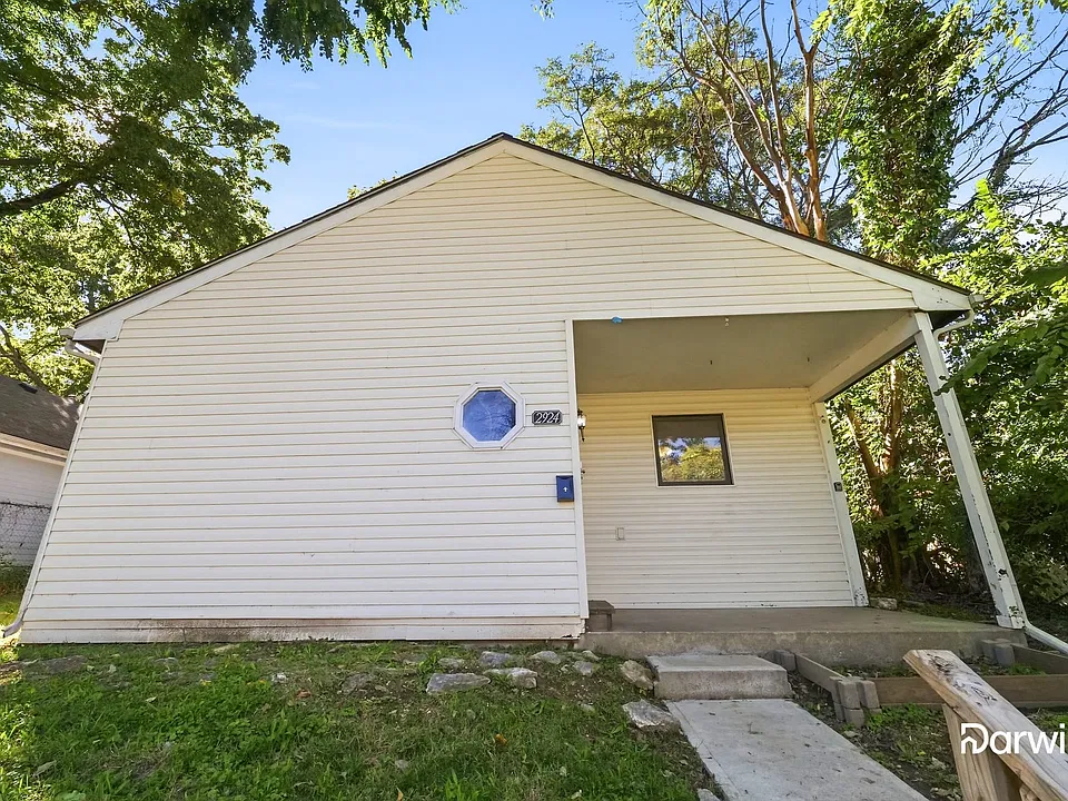 2924 Wayne Ave