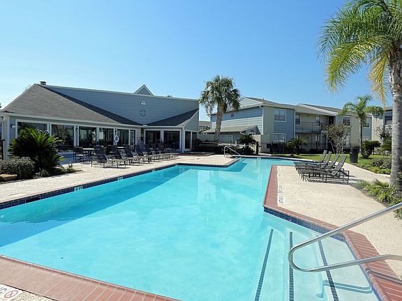 ashford-briar-point-houston-tx-Swimming Pool