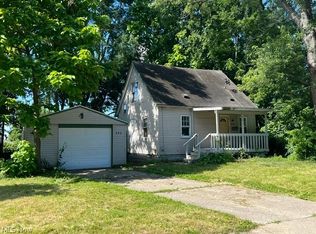 950 Silvercrest Ave, Akron, OH 44314