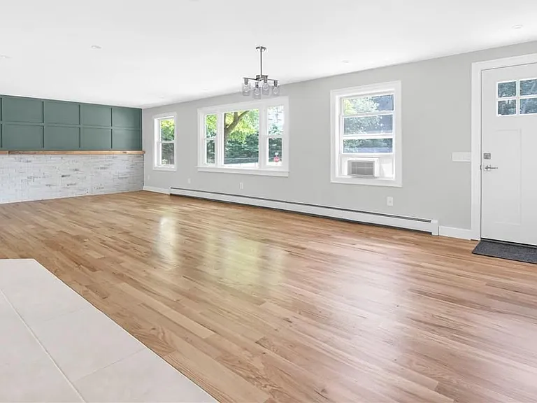 7 Jay Dr — Photo 16