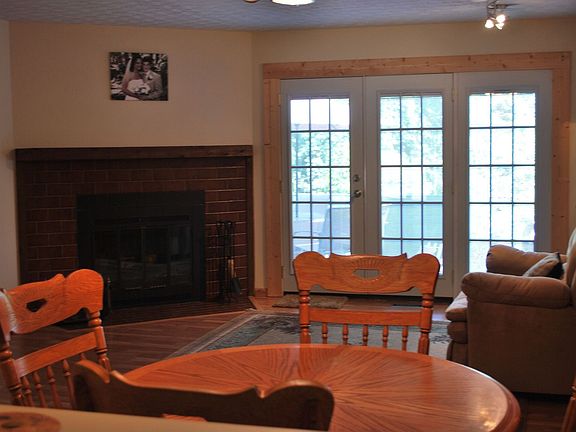 3rd image of 7196 Springdale Dr