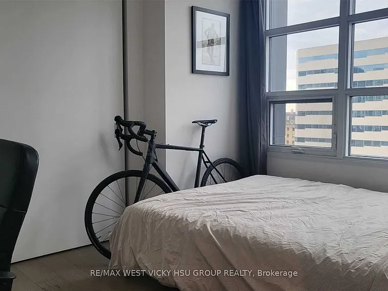 501 Adelaide St W #1011 — Photo 20