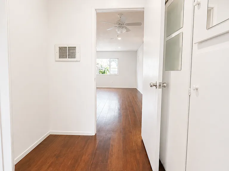 4020 Inglewood Blvd #10 — Photo 6