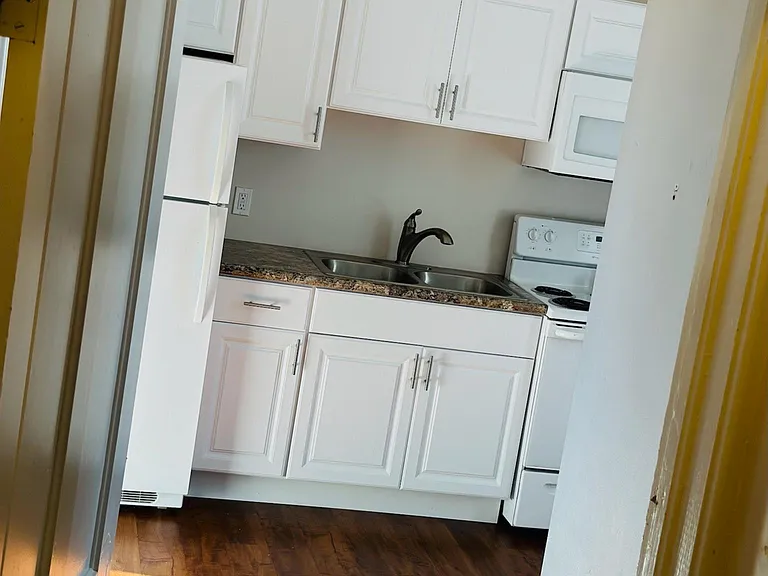 210 N Main St — Photo 10