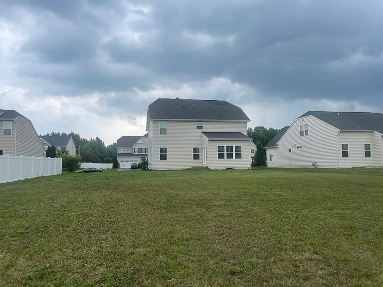 2410 Walthall Ct — Photo 32