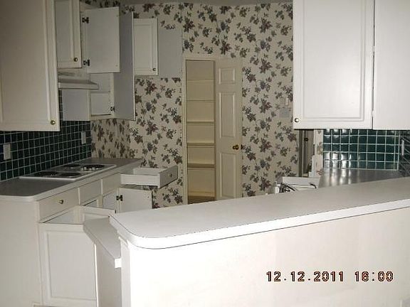 4th image of 3100 Irvine Dr