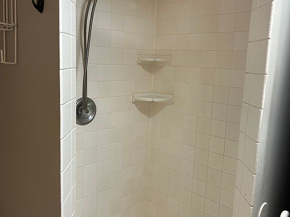 5th image of 1911 Grant St