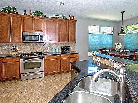 4th image of 13731 Lake Livingston Dr