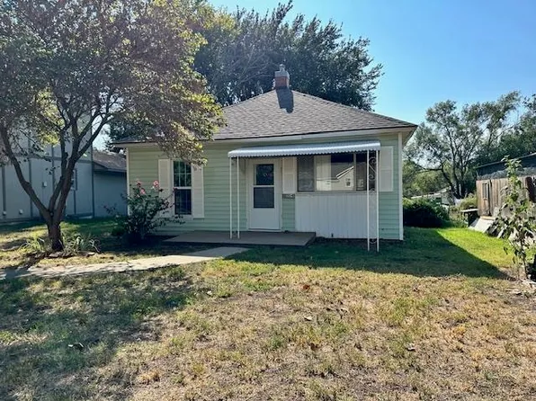 1104 N Jefferson Ave, Wellington, KS 67152